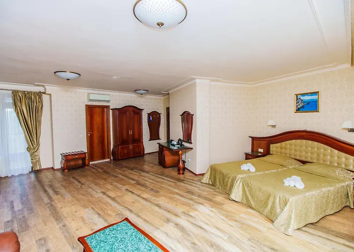 Aqua View Boutique Hotell 4*