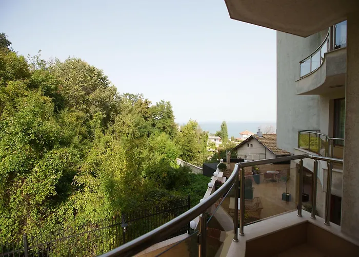 Aqua View Boutique Hotell 4*