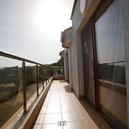 Хотел Aqua View Boutique 4*