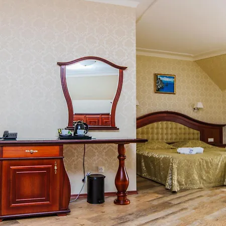 Хотел Aqua View Boutique 4*