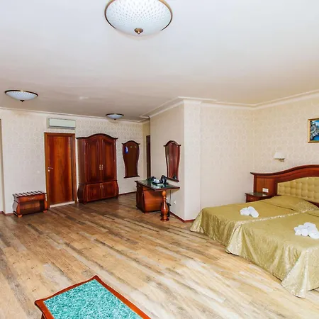 Aqua View Boutique Готель 4*