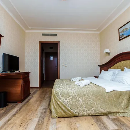 Aqua View Boutique Готель 4*