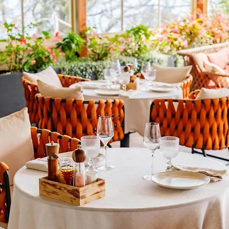 Aqua View Boutique Готель 4*
