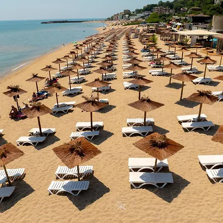 Aqua View Boutique Хотел 4*